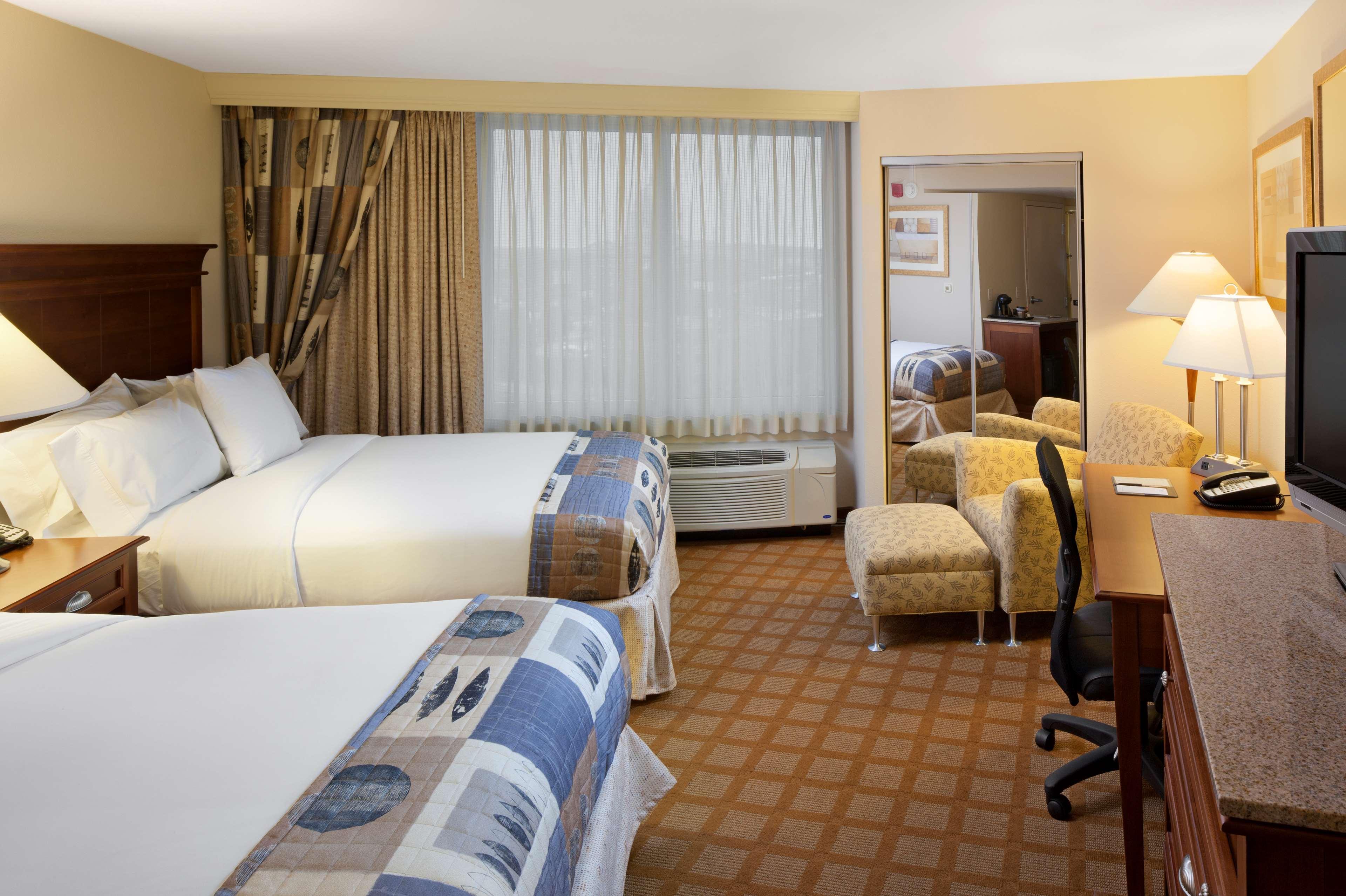 Doubletree By Hilton Jefferson City Phòng bức ảnh