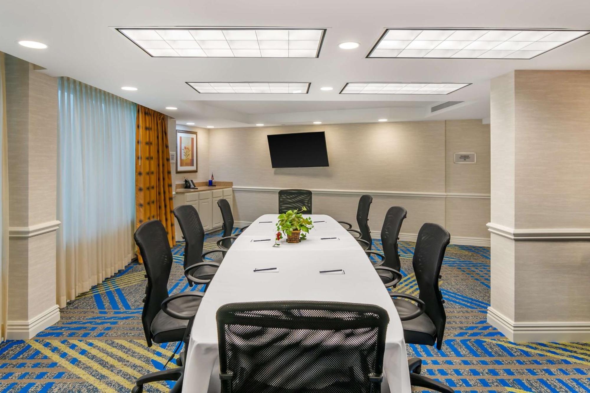 Doubletree By Hilton Jefferson City Ngoại thất bức ảnh