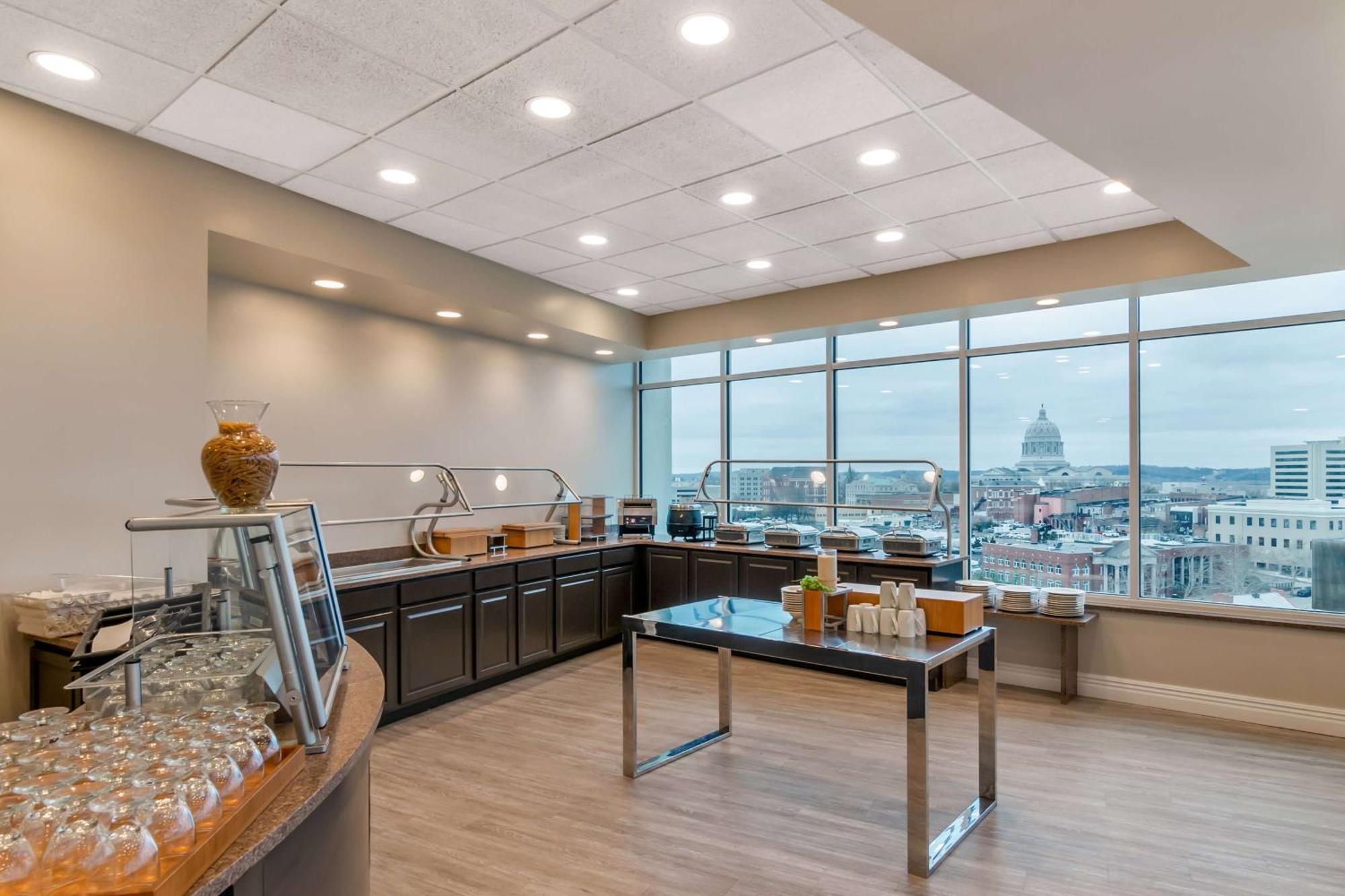 Doubletree By Hilton Jefferson City Ngoại thất bức ảnh